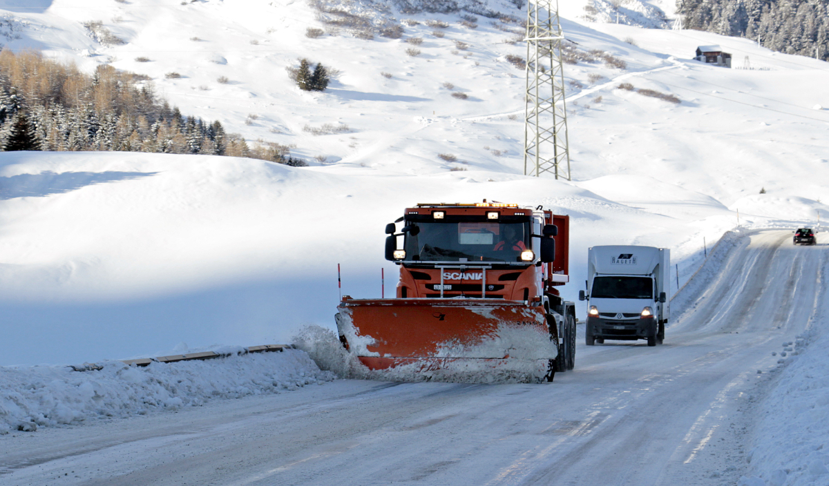 Who Is Responsible For Gritting Image